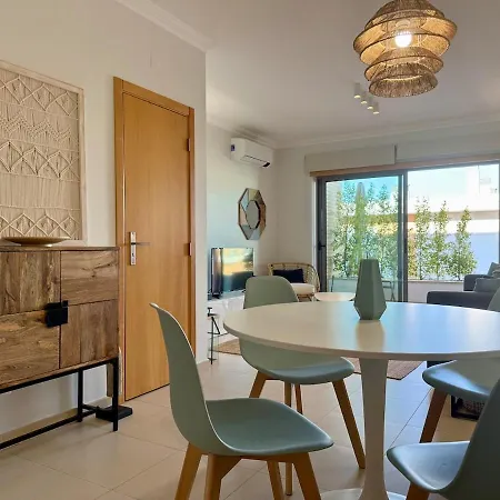 Beautiful Family House In Albufeira T2 Pool And Garage Dom wakacyjny